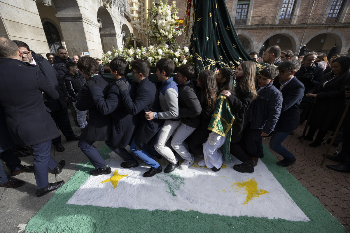 70 aniversario de la cofradia de la Esperanza.  / ISABEL GARCÍA