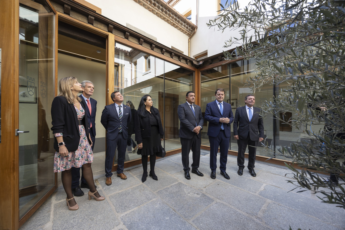 El presidente de la Junta de
Castilla y León, Alfonso Fernández
Mañueco, inaugura
la ampliación de la sede central
de la Diputación de Ávila  / ISABEL GARCÍA