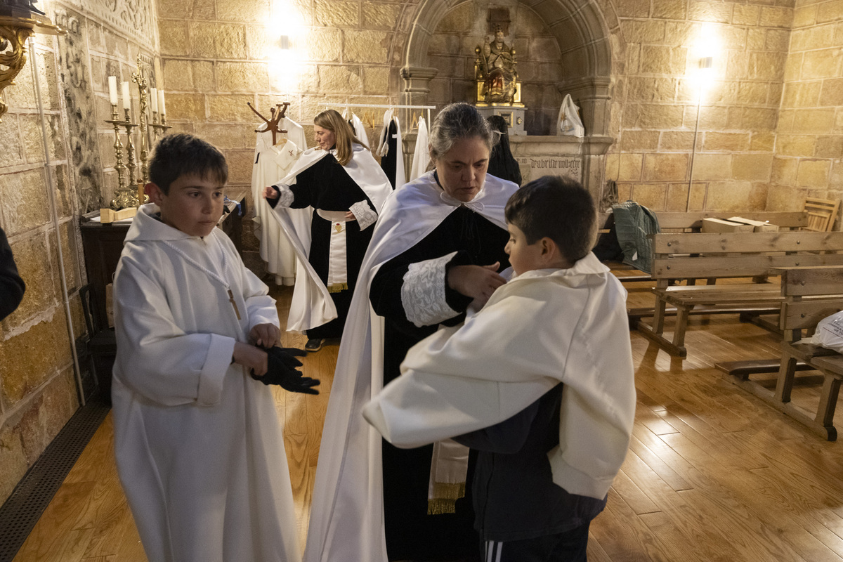 Procesión de las Damas de la Soledad Semana Santa 2024.  / ISABEL GARCÍA