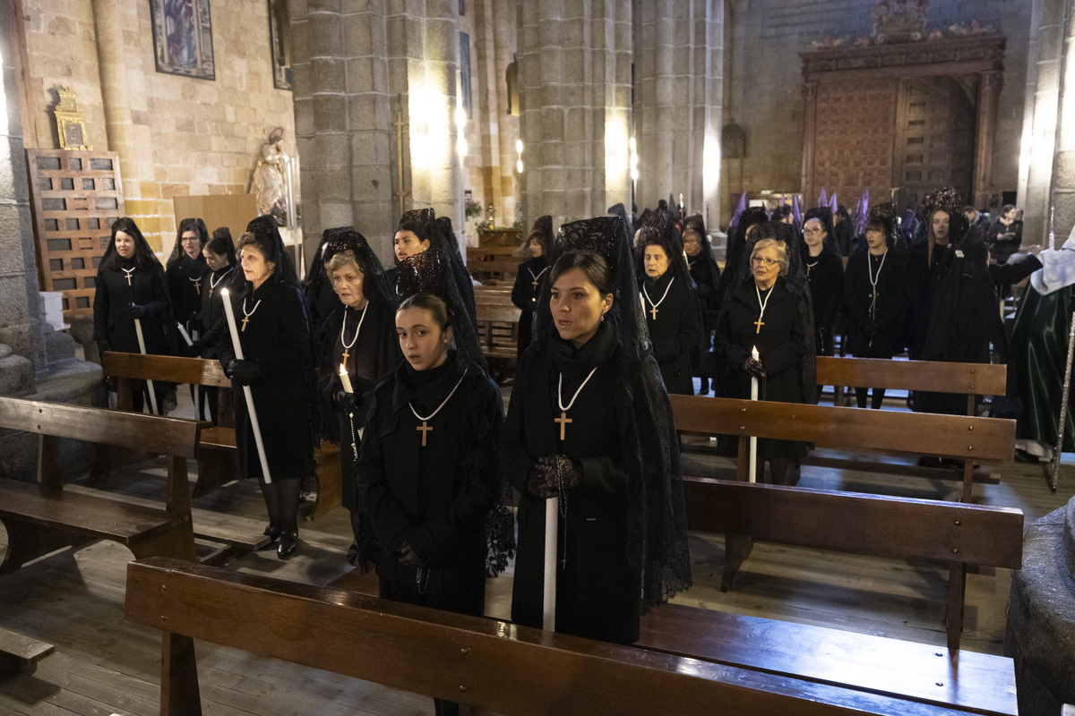 Procesión de las Damas de la Soledad Semana Santa 2024.  / ISABEL GARCÍA