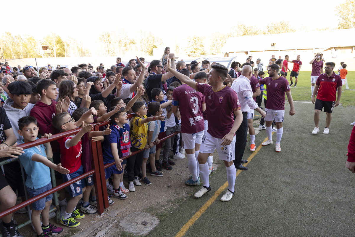 Fútbol tercera división Real Ávila - Astorga.  / ISABEL GARCÍA