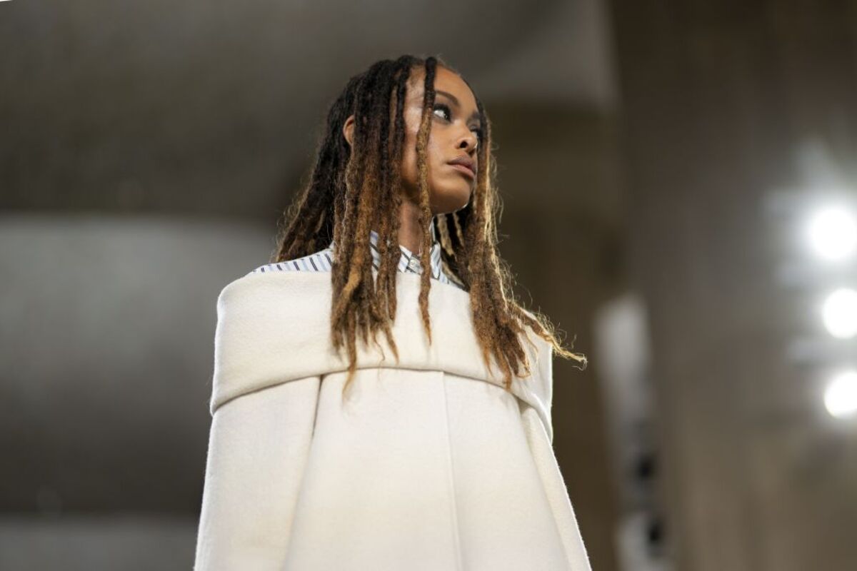 El Park Güell de Barcelona acoge hoy el desfile de la colección Crucero 2025 de Louis Vuitton,  / LORENA SOPÊNA