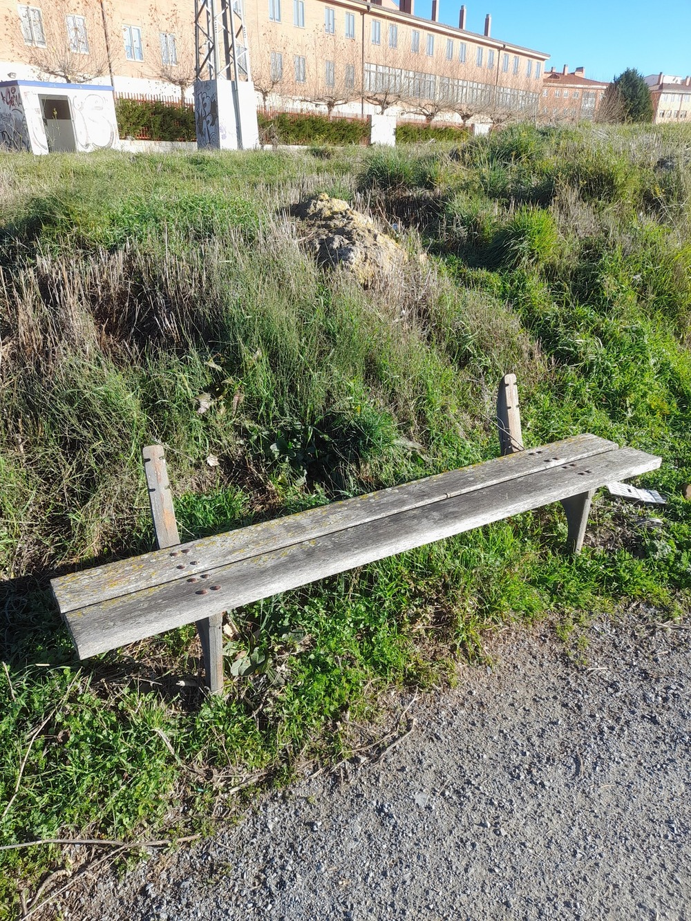 El abandono de las riberas del río Chico
