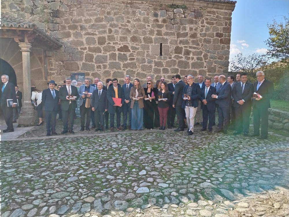 Mañueco y Barbón refrendan la unión de Ávila y Asturias