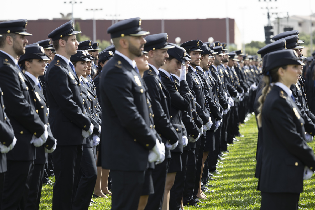 Acto de jura y entrega de títulos profesionales
de la XXXVIII Promoción de
Ingreso en la Escala Básica de la Policía
Nacional, presidido por S.M. El Rey Felipe VI de España  / ISABEL GARCÍA