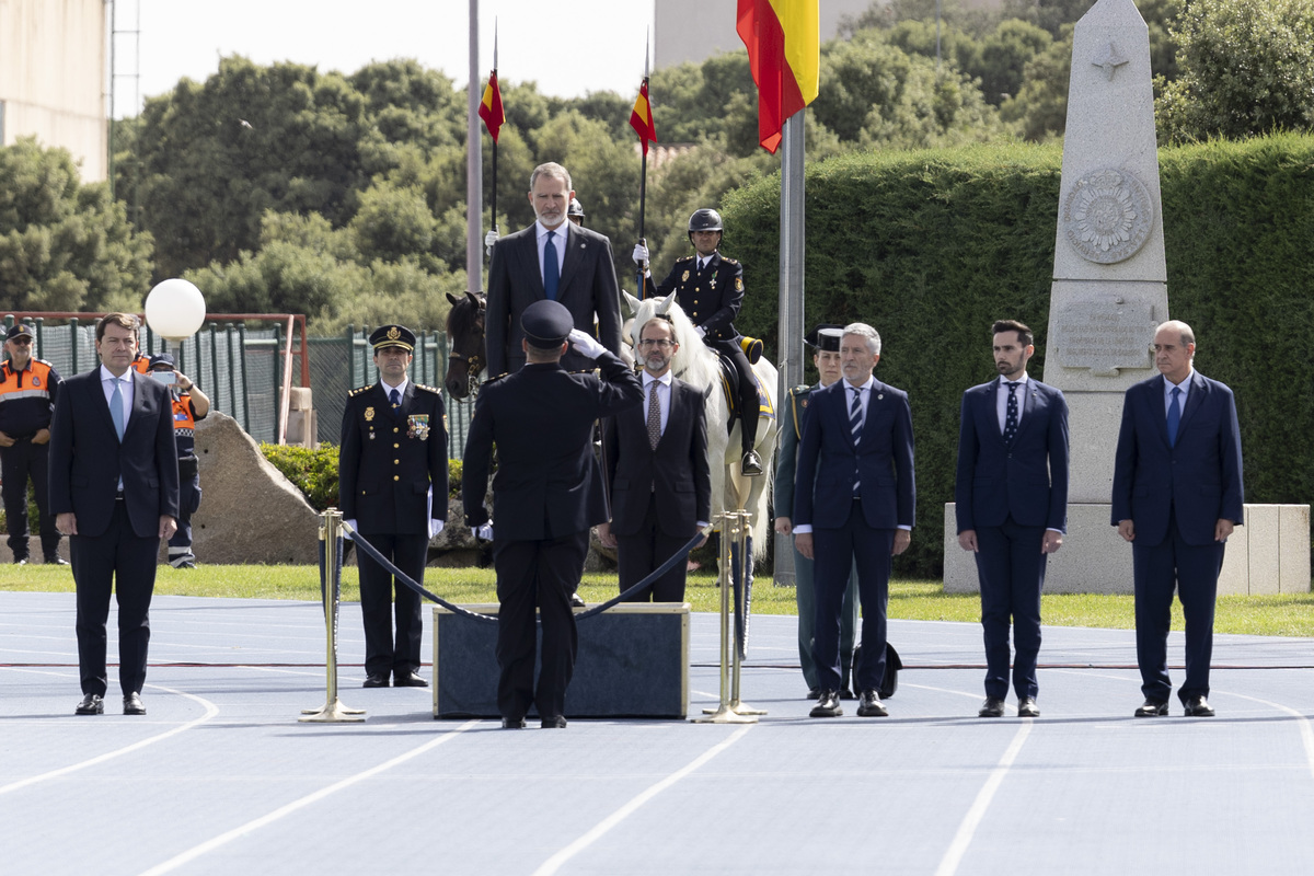 Acto de jura y entrega de títulos profesionales
de la XXXVIII Promoción de
Ingreso en la Escala Básica de la Policía
Nacional, presidido por S.M. El Rey Felipe VI de España  / ISABEL GARCÍA