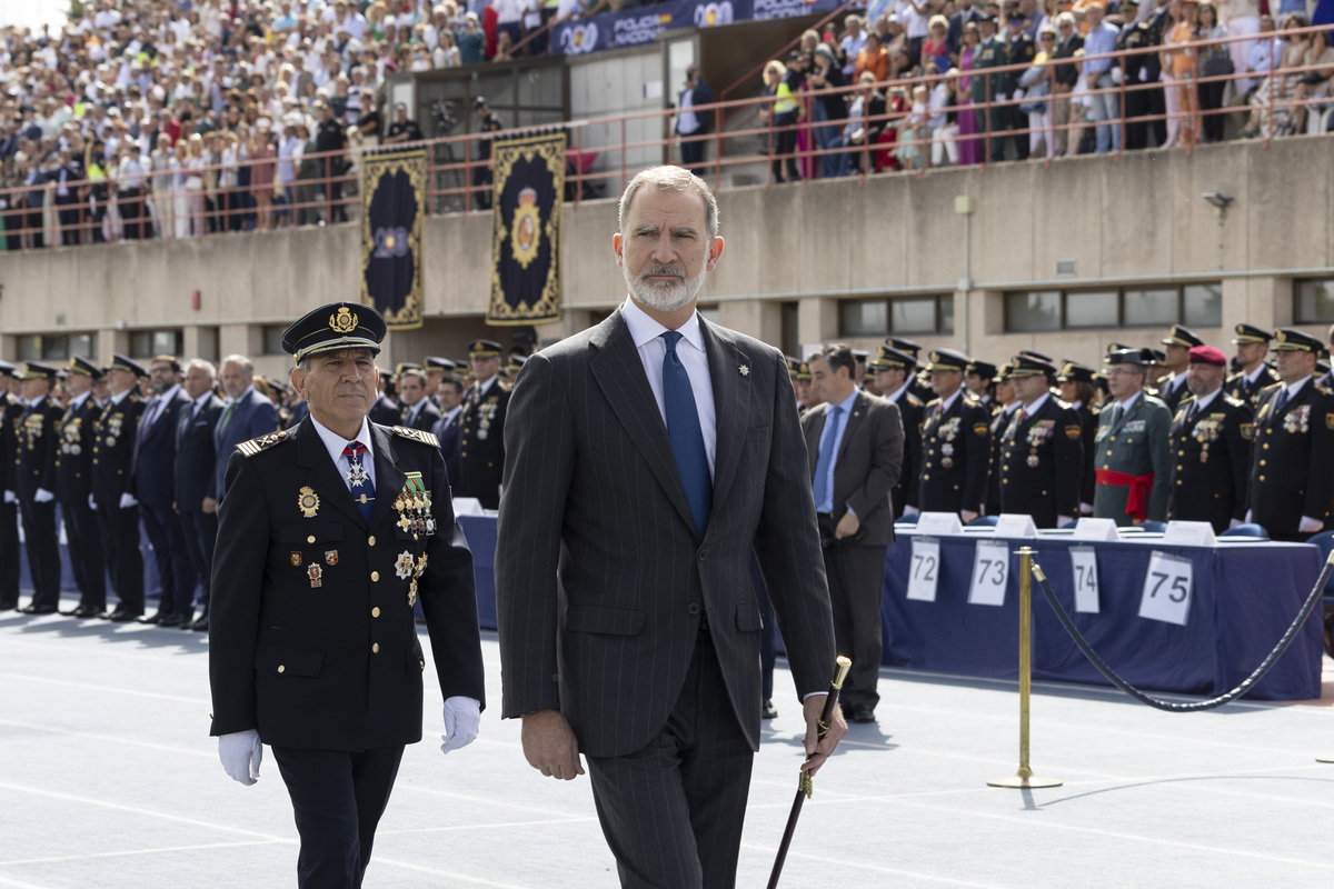 Acto de jura y entrega de títulos profesionales
de la XXXVIII Promoción de
Ingreso en la Escala Básica de la Policía
Nacional, presidido por S.M. El Rey Felipe VI de España  / ISABEL GARCÍA