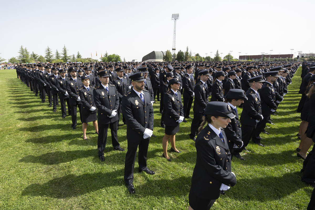 Acto de jura y entrega de títulos profesionales
de la XXXVIII Promoción de
Ingreso en la Escala Básica de la Policía
Nacional, presidido por S.M. El Rey Felipe VI de España  / ISABEL GARCÍA