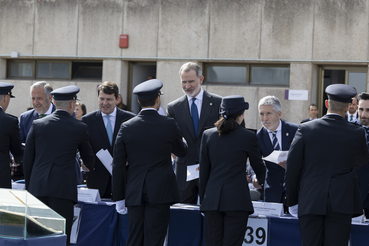 Acto de jura y entrega de títulos profesionales
de la XXXVIII Promoción de
Ingreso en la Escala Básica de la Policía
Nacional, presidido por S.M. El Rey Felipe VI de España  / ISABEL GARCÍA