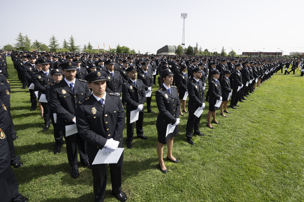 Acto de jura y entrega de títulos profesionales
de la XXXVIII Promoción de
Ingreso en la Escala Básica de la Policía
Nacional, presidido por S.M. El Rey Felipe VI de España  / ISABEL GARCÍA