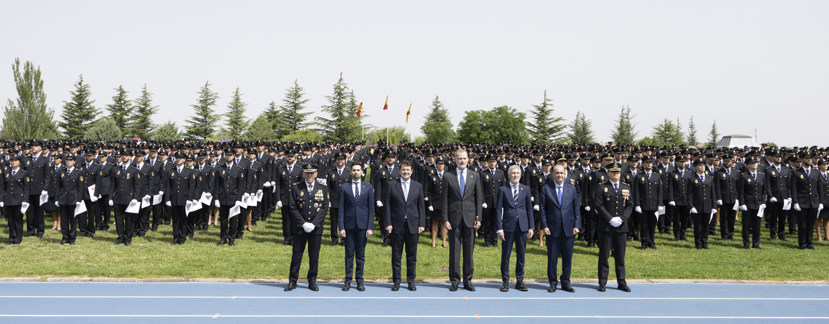 Acto de jura y entrega de títulos profesionales
de la XXXVIII Promoción de
Ingreso en la Escala Básica de la Policía
Nacional, presidido por S.M. El Rey Felipe VI de España  / ISABEL GARCÍA