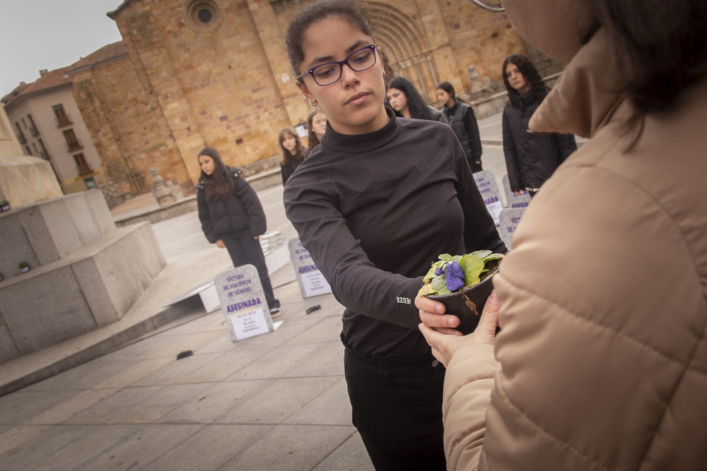 El morado se convierte en mensaje de esperanza