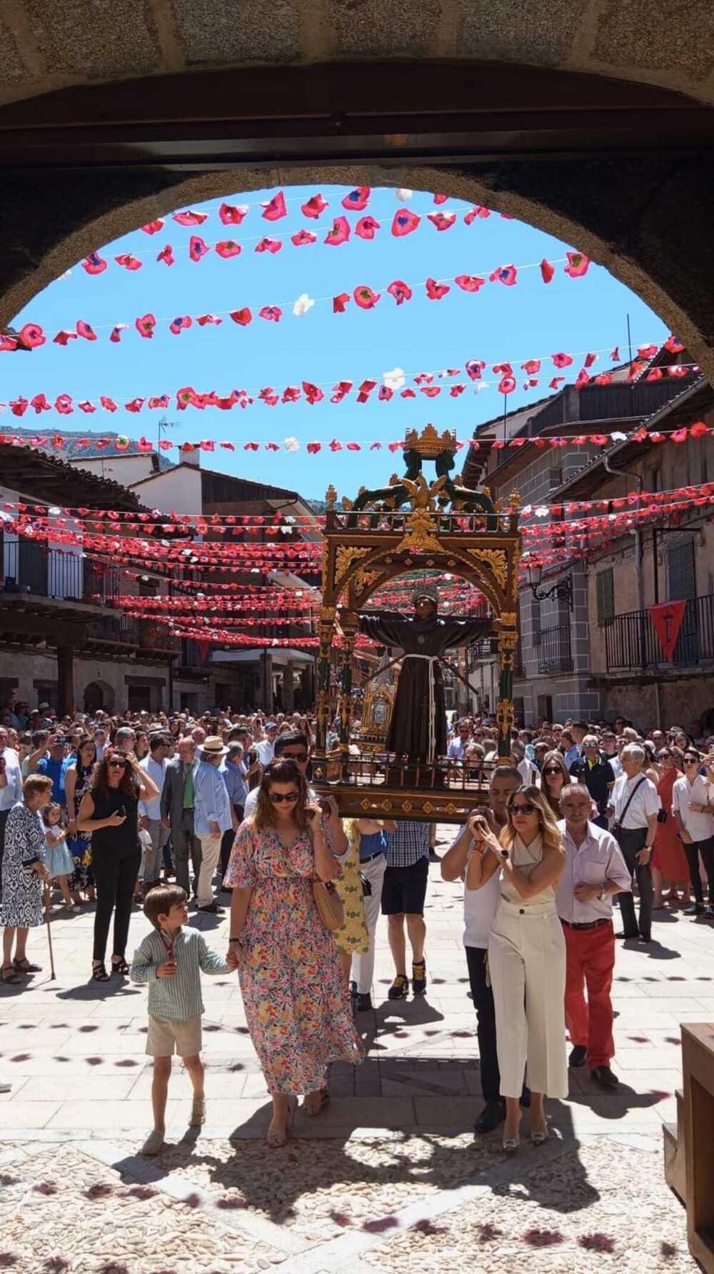 Multitudinario Vítor en honor a San Pedro Bautista