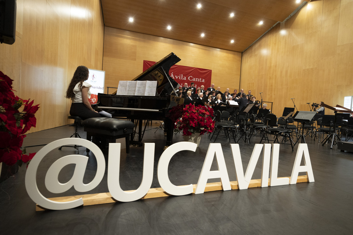 Ávila canta la navidad, concierto de navidad de la UCAV.  / ISABEL GARCÍA