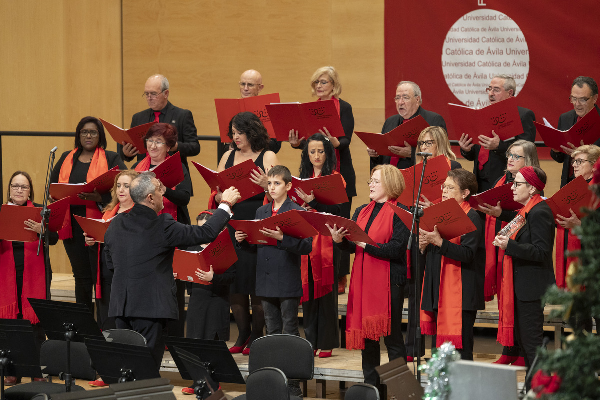 Ávila canta la navidad, concierto de navidad de la UCAV.  / ISABEL GARCÍA