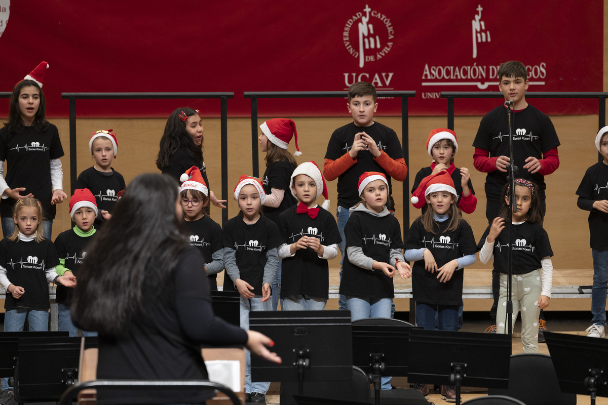 Ávila canta la navidad, concierto de navidad de la UCAV.  / ISABEL GARCÍA