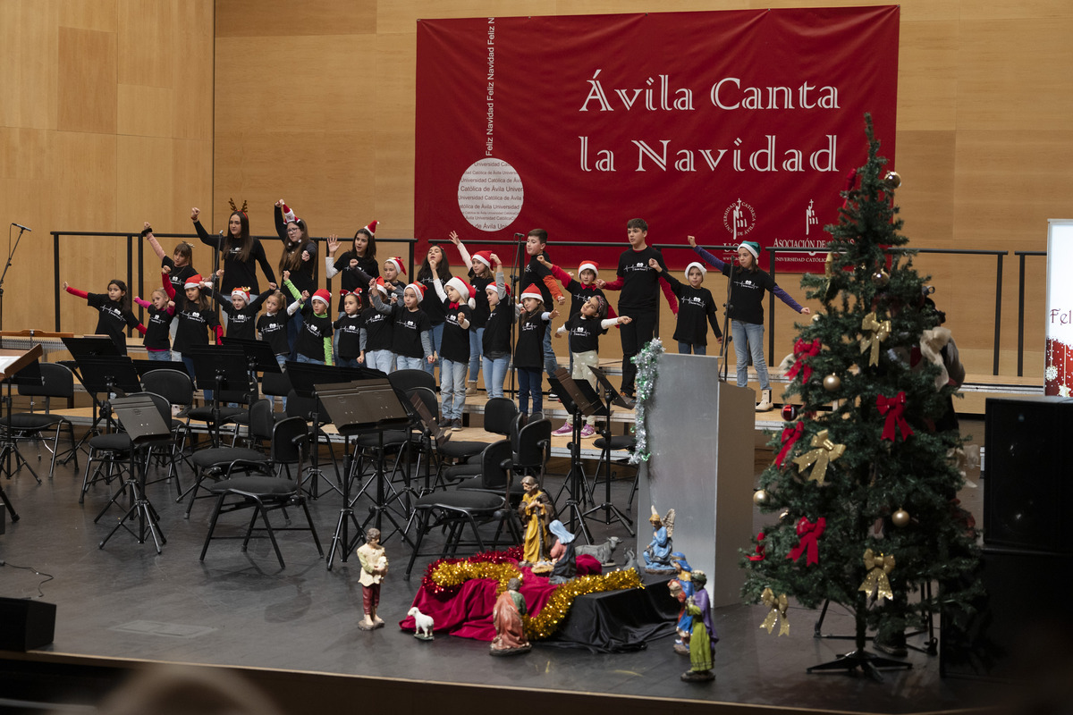 Ávila canta la navidad, concierto de navidad de la UCAV.  / ISABEL GARCÍA