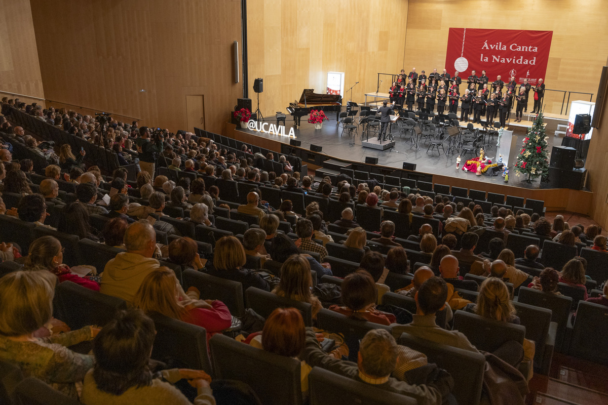 Ávila canta la navidad, concierto de navidad de la UCAV.  / ISABEL GARCÍA