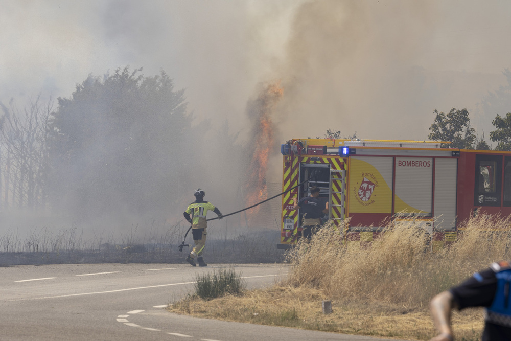 Extinguido el incendio de pasto en la subida a Sonsoles