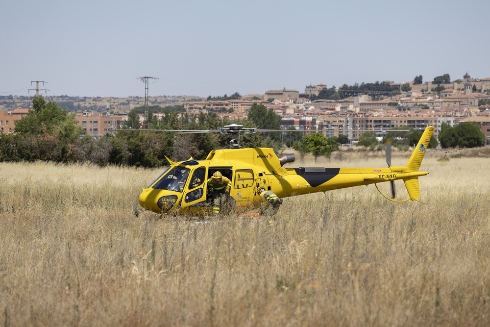 Extinguido el incendio de pasto en la subida a Sonsoles