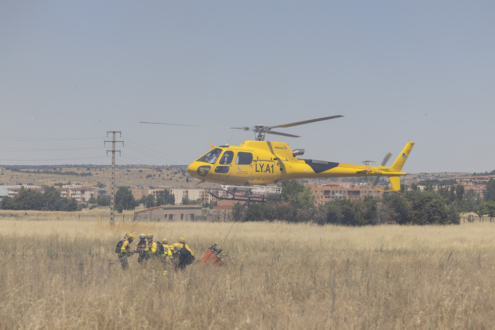 Extinguido el incendio de pasto en la subida a Sonsoles