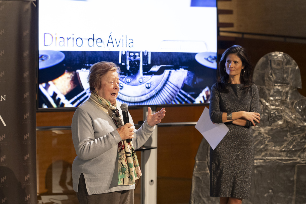 Entrega de Premios del Certamen
Escolar de Portadas de Diario
de Ávila por el 125 aniversario.  / ISABEL GARCÍA