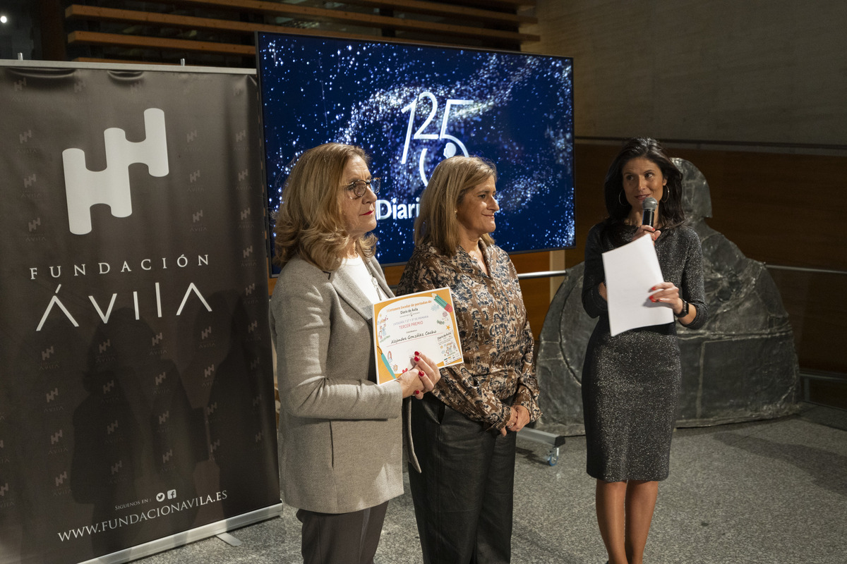 Entrega de Premios del Certamen
Escolar de Portadas de Diario
de Ávila por el 125 aniversario.  / ISABEL GARCÍA