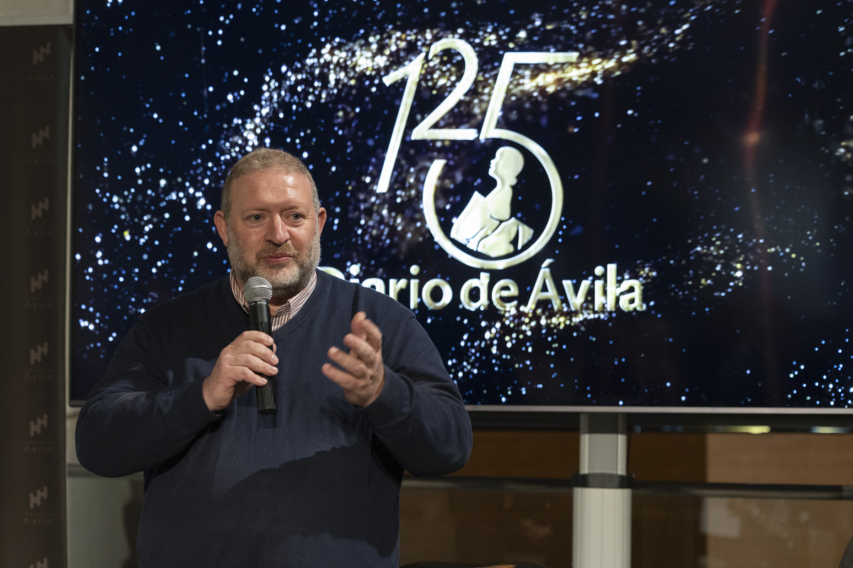 Entrega de Premios del Certamen
Escolar de Portadas de Diario
de Ávila por el 125 aniversario.  / ISABEL GARCÍA