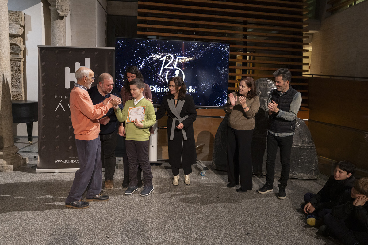 Entrega de Premios del Certamen
Escolar de Portadas de Diario
de Ávila por el 125 aniversario.  / ISABEL GARCÍA