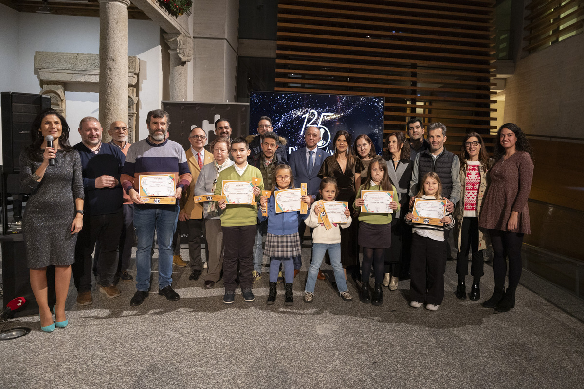 Entrega de Premios del Certamen
Escolar de Portadas de Diario
de Ávila por el 125 aniversario.  / ISABEL GARCÍA