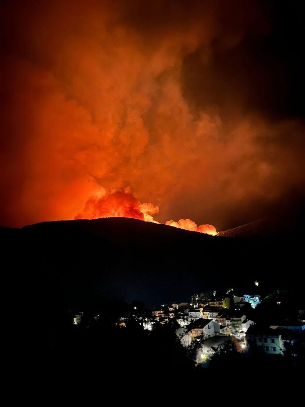 Incendio en El Hornillo