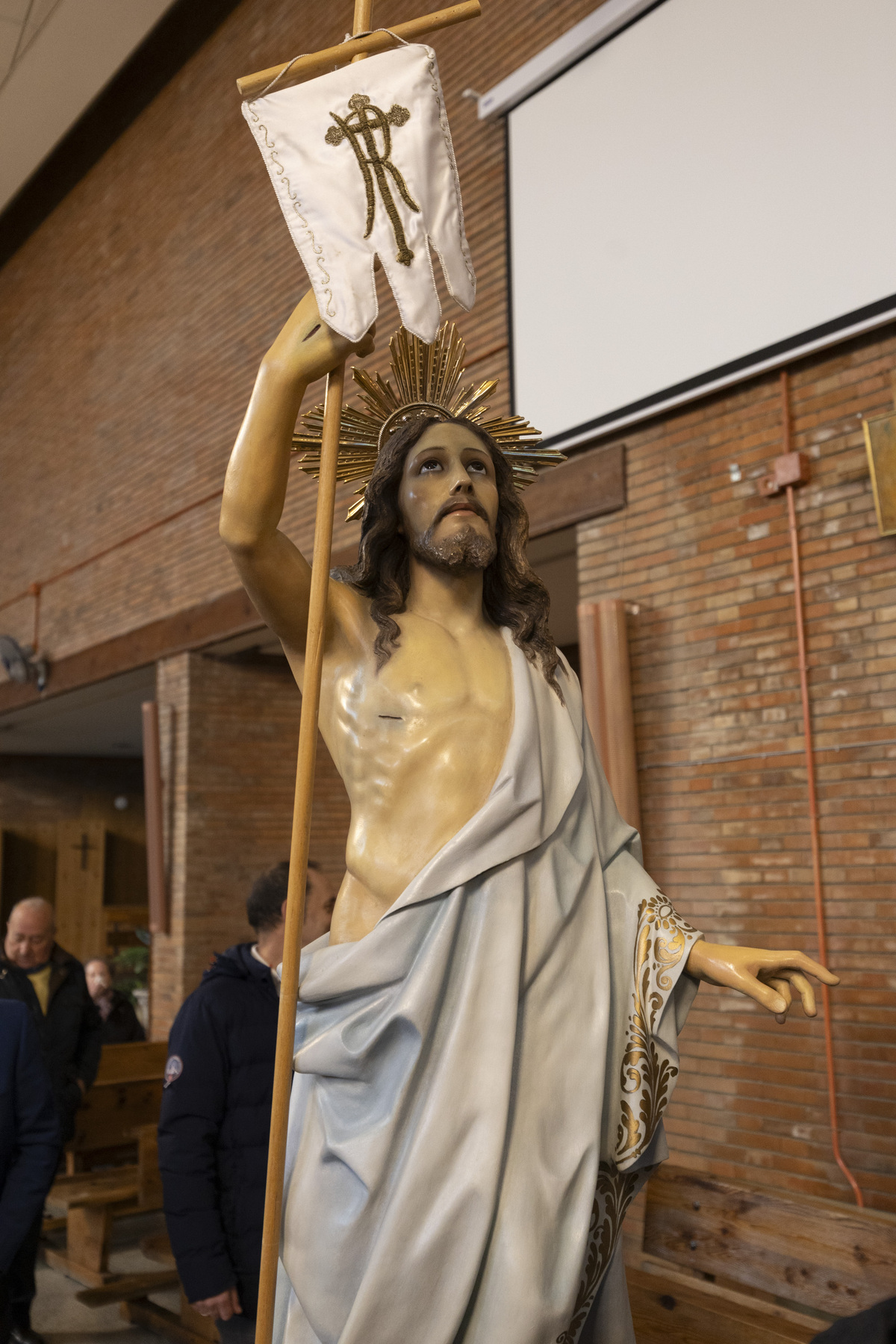 Domingo de Resurrección, procesión de Resucitado, Semana Santa 2024. Encuentro en la Iglesia de la Sagrada Familia.   / ISABEL GARCÍA