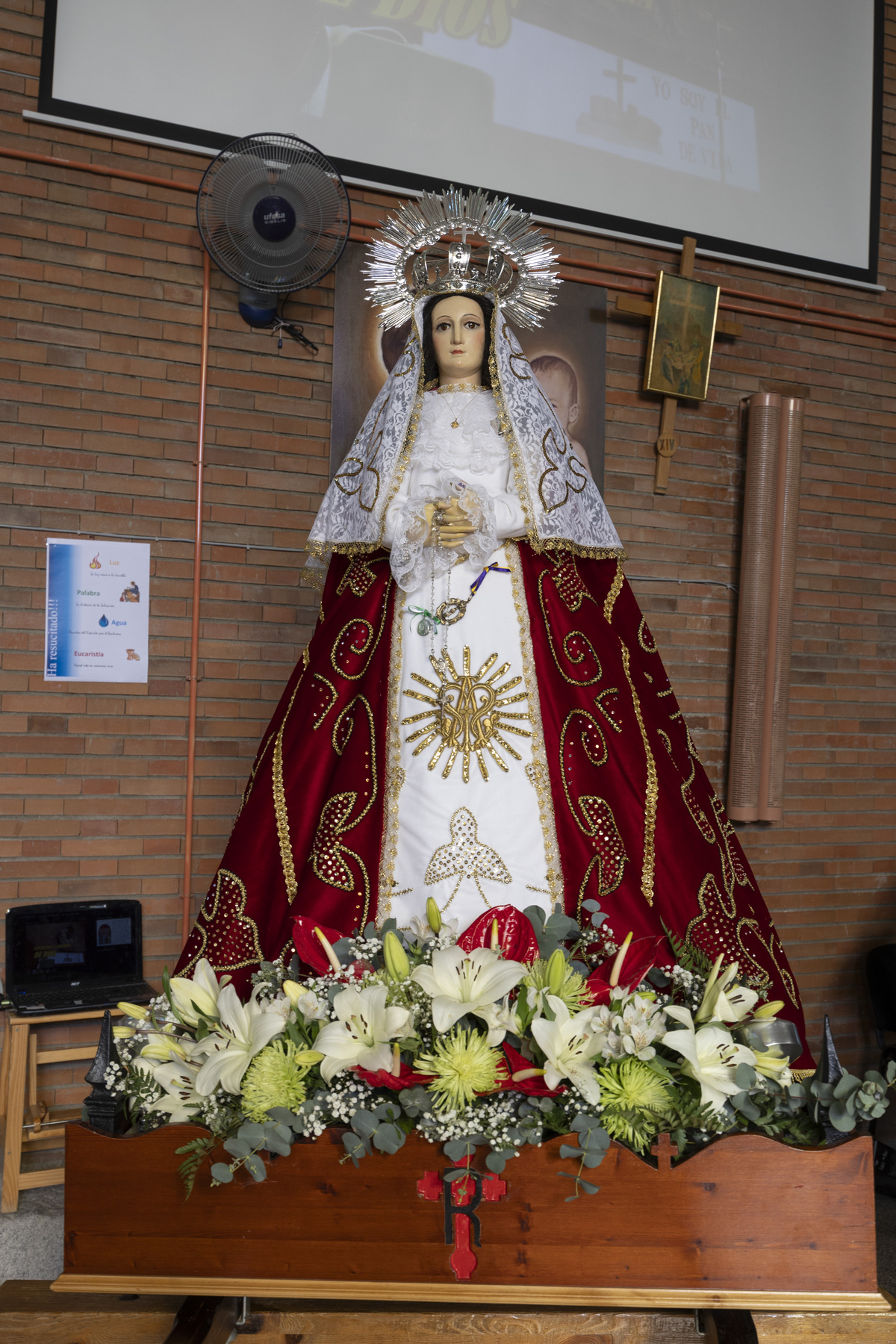 Domingo de Resurrección, procesión de Resucitado, Semana Santa 2024.  / ISABEL GARCÍA