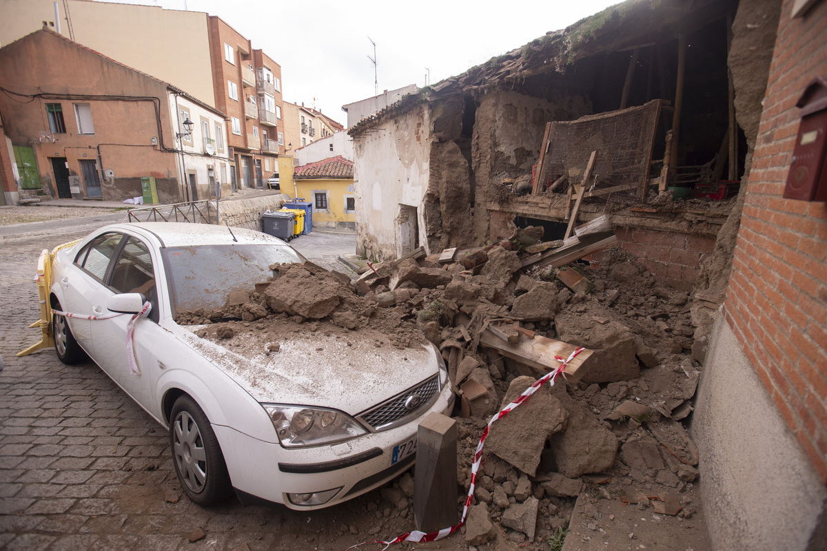 Otro derrumbe en el barrio de Las Vacas.  / DAVID CASTRO