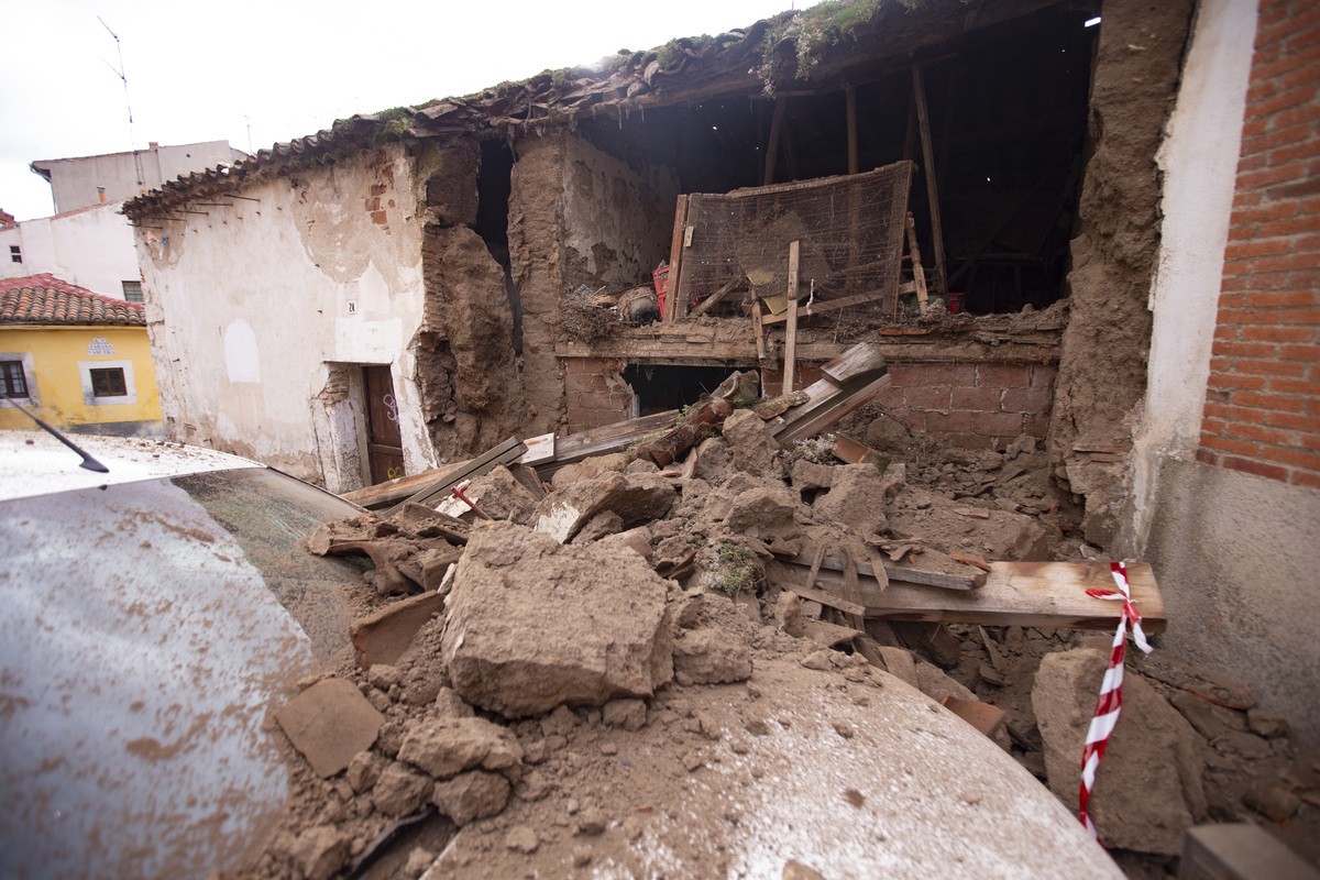 Otro derrumbe en el barrio de Las Vacas.  / DAVID CASTRO