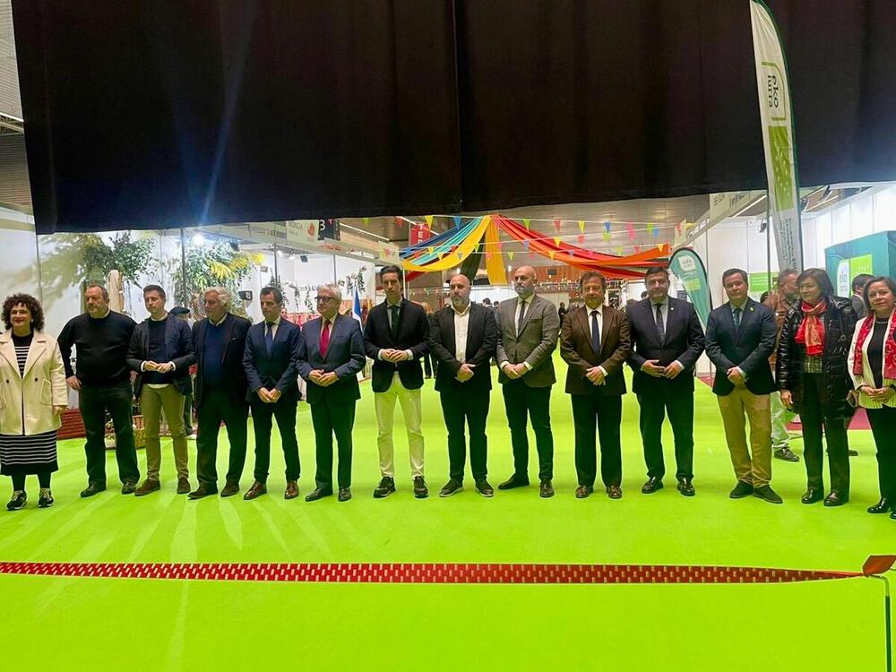 La inauguración de la feria contó con representación de la Diputación Provincial.