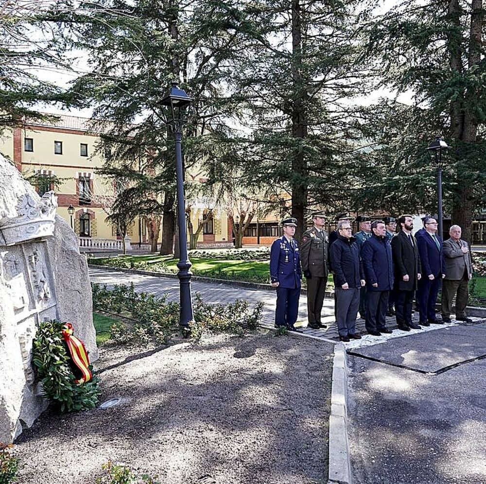 Minuto de silencio celebrado en la sede de la Presidencia de la Junta. 