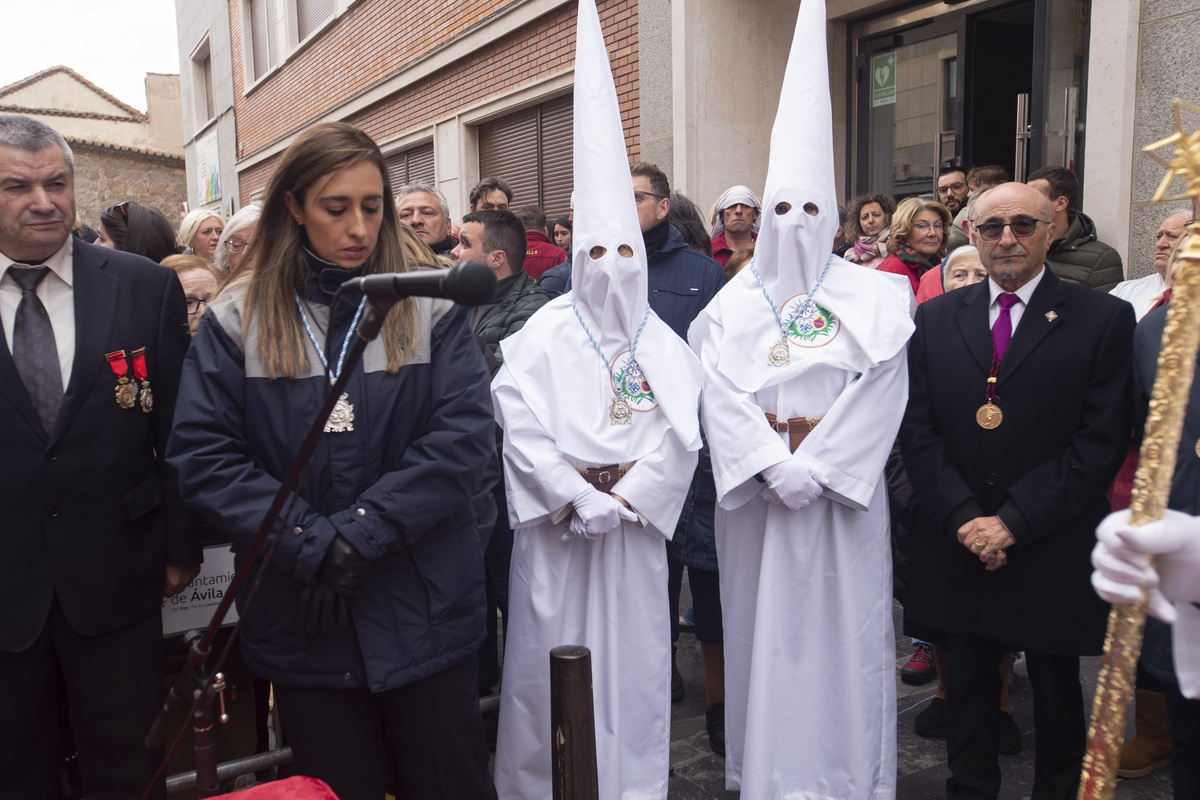 Procesión de la Estrella Semana Santa 2024. Se las da el tercer grado a dos presas de la carcel de Brieva.  / ISABEL GARCÍA