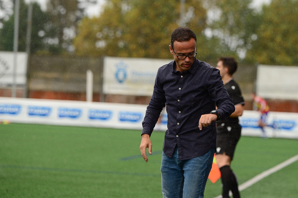 Imágenes del duelo disputado entre el Bergantiños y el Real Ávila