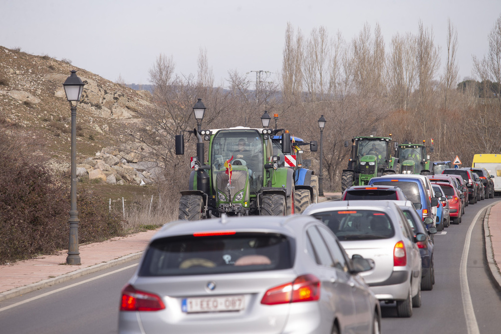 Los tractores empiezan a tomar Ávila