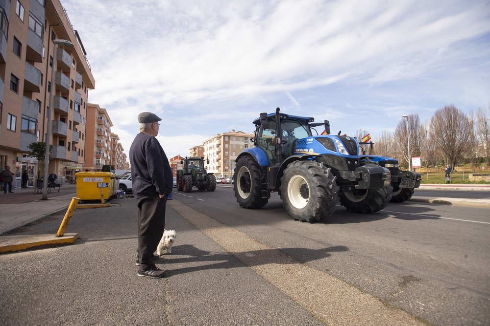 Los tractores empiezan a tomar Ávila