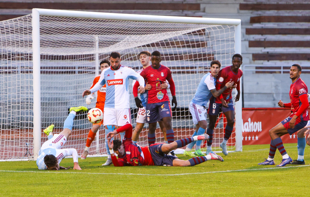 Imágenes del partido disputado por el Real Ávila ante el SD Compostela