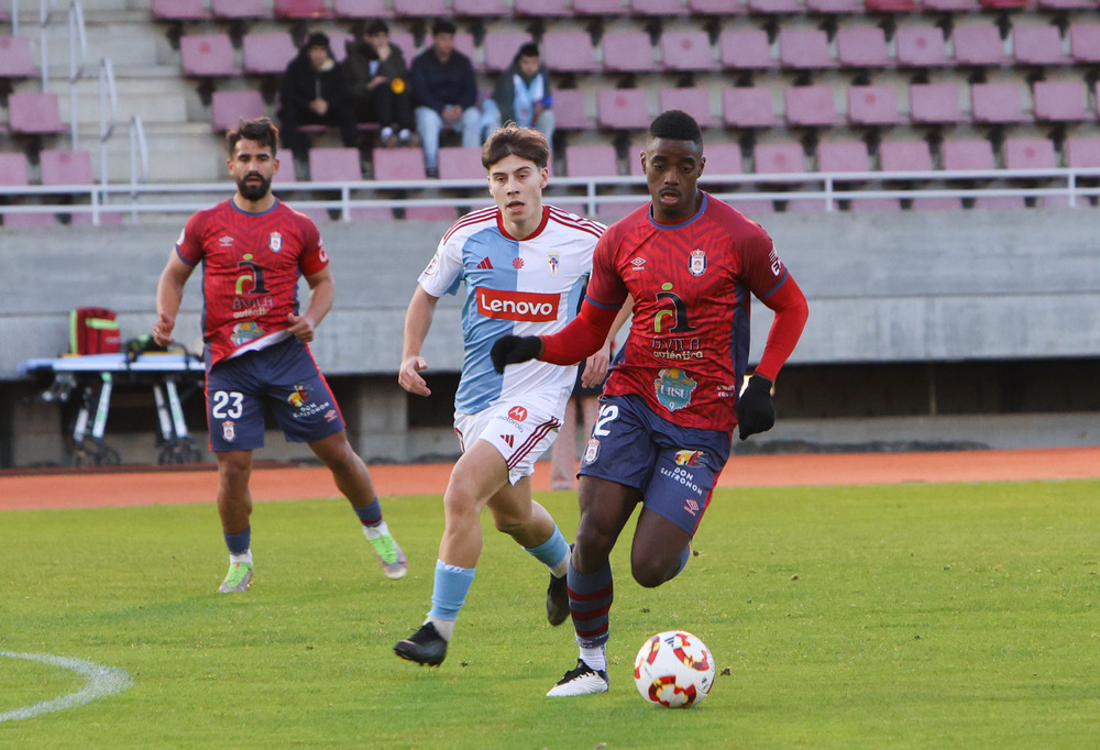 Imágenes del partido disputado por el Real Ávila ante el SD Compostela