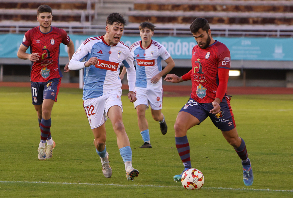 Imágenes del partido disputado por el Real Ávila ante el SD Compostela