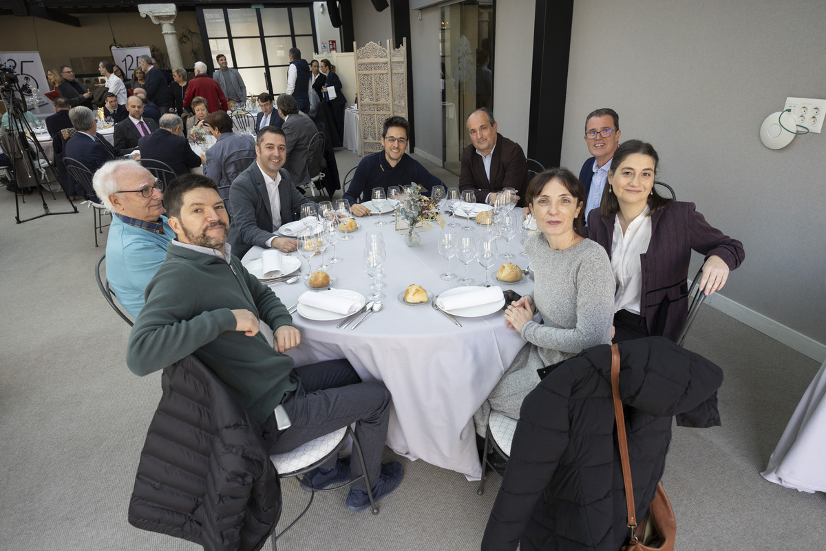 El presidente de la Junta de Castilla y
León, Alfonso Fernández Mañueco,
inaugura la Exposición ‘Crónica Gráfica.
Un año de Diario de Ávila en imágenes’  / ISABEL GARCÍA