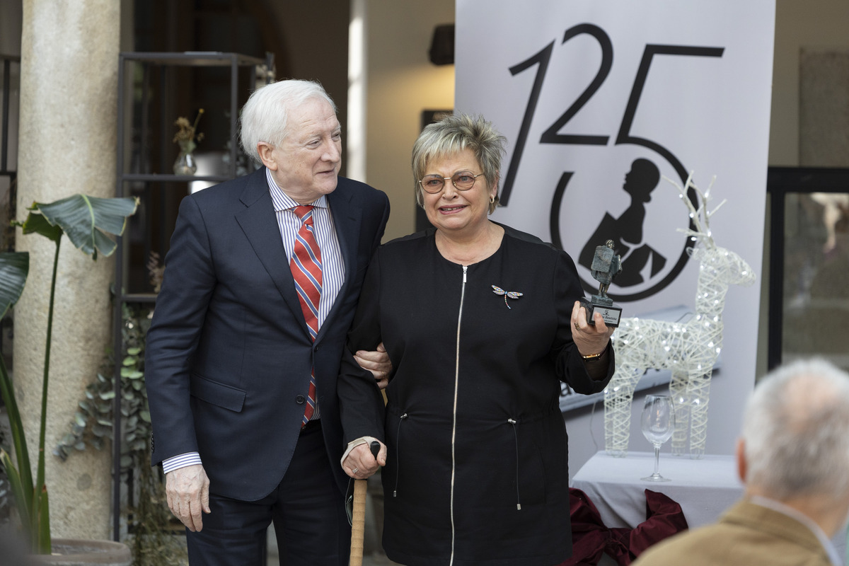 El presidente de la Junta de Castilla y
León, Alfonso Fernández Mañueco,
inaugura la Exposición ‘Crónica Gráfica.
Un año de Diario de Ávila en imágenes’  / ISABEL GARCÍA