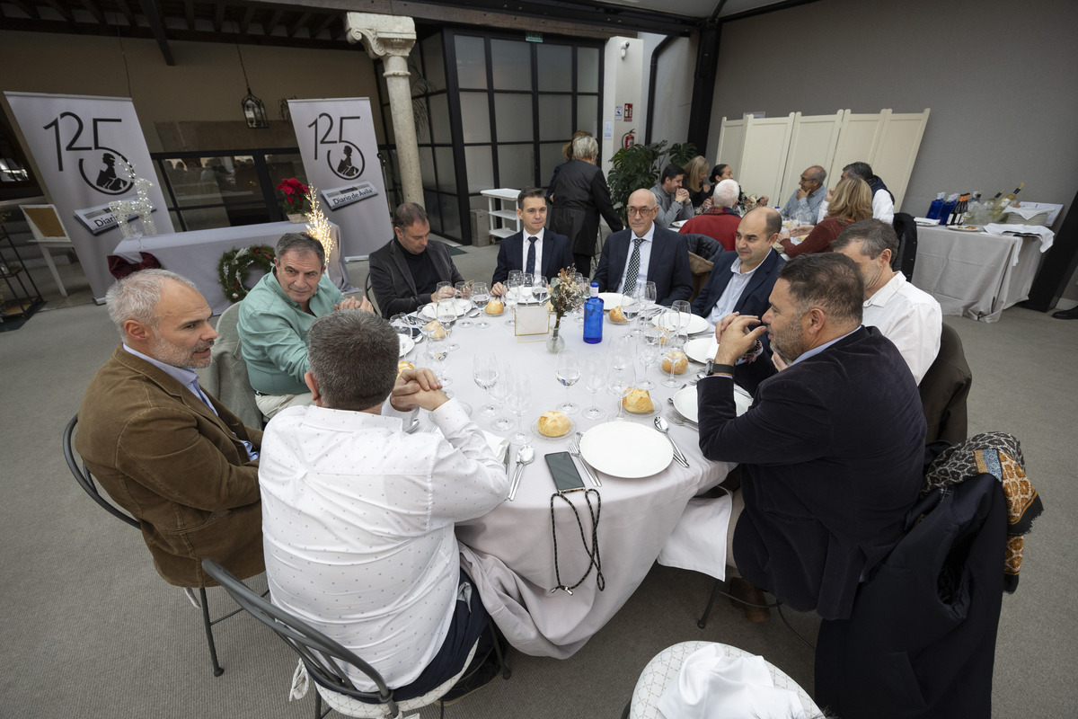 El presidente de la Junta de Castilla y
León, Alfonso Fernández Mañueco,
inaugura la Exposición ‘Crónica Gráfica.
Un año de Diario de Ávila en imágenes’  / ISABEL GARCÍA