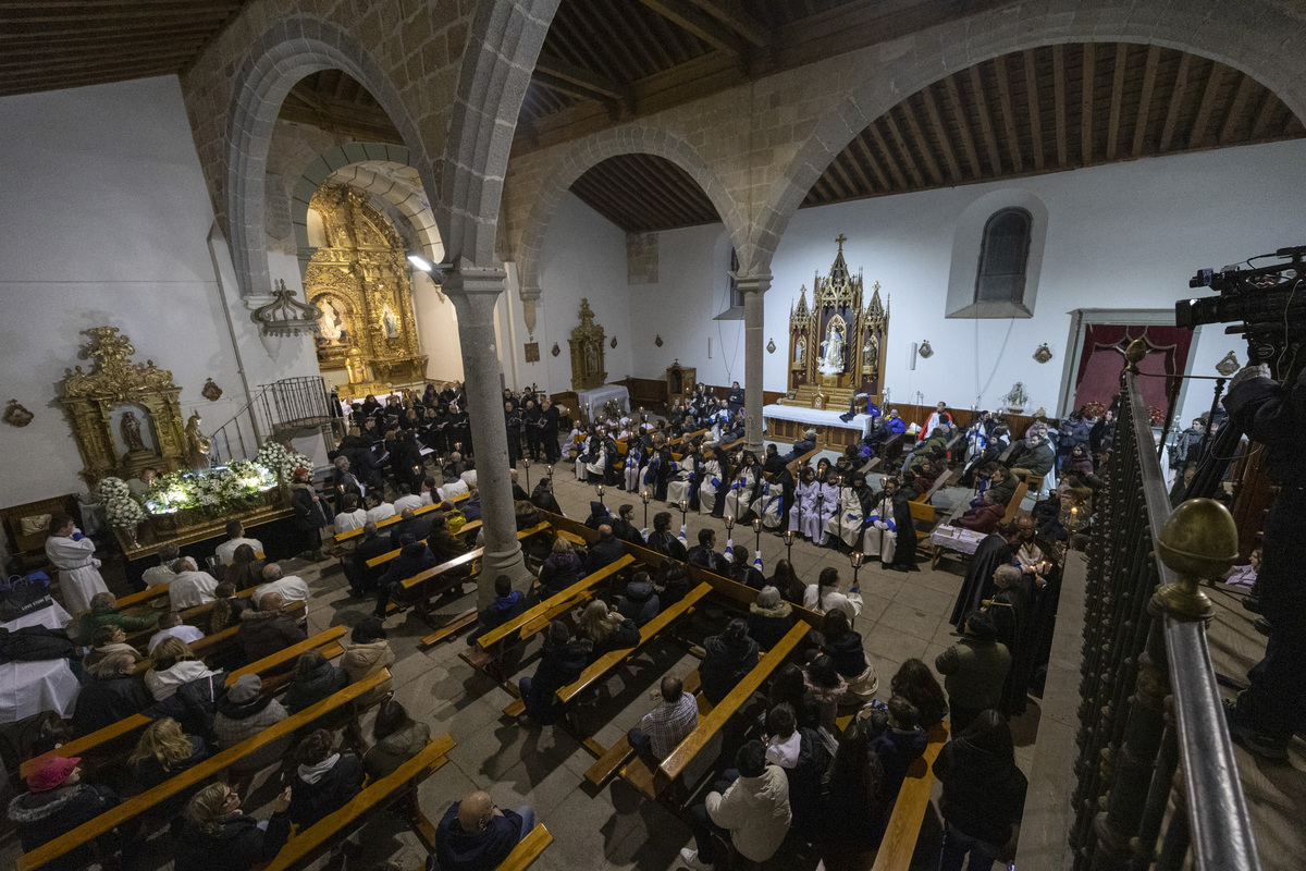 Suspendida la procesión del Miserere.  / DAVID CASTRO