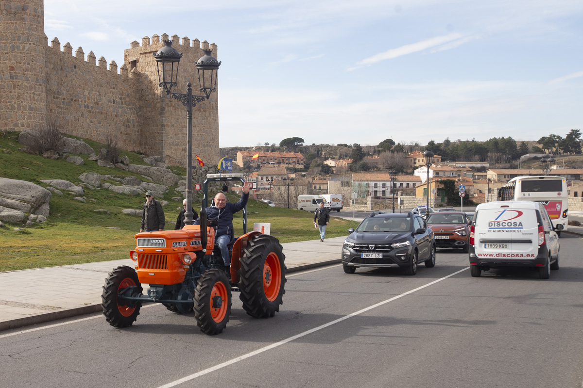 Tractorada por la capital.  / ISABEL GARCÍA