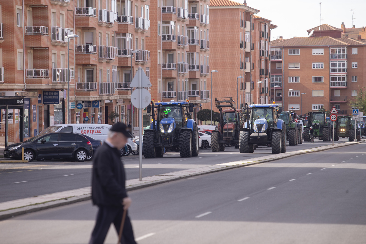 Tractorada por la capital.  / ISABEL GARCÍA